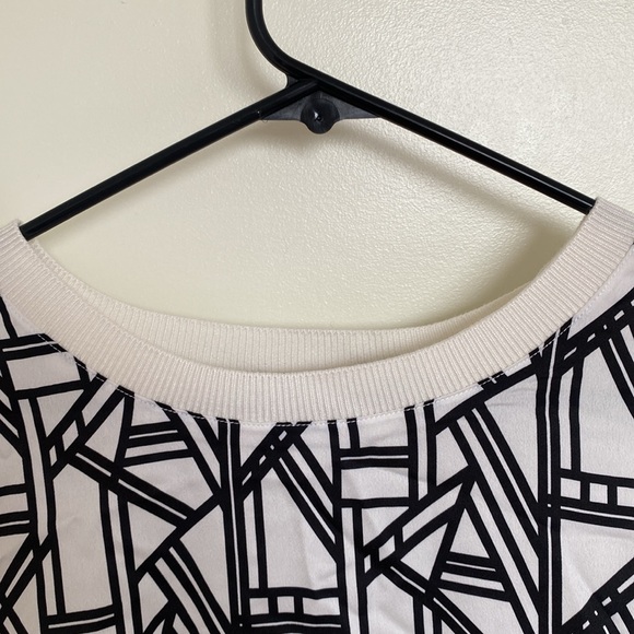 Karl Lagerfeld Paris Geometric Print Ruffle Trim Sleeveless Top Size L - Picture 7 of 9